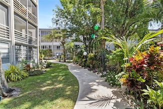 4850 NW 29th Ct Unit 423, Lauderdale Lakes, FL 33313