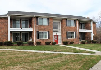 25361 Shiawassee Cir, Southfield, MI 48033