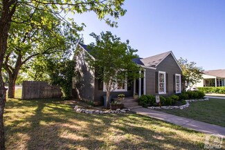 401 Hamilton Ave, Ballinger, TX 76821