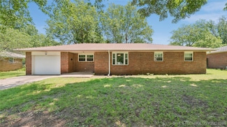 531 S Pecan St, Nowata, OK 74048