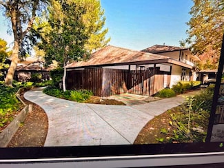 5470 Roundtree Dr Unit F, Concord, CA 94521