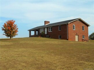 161 Columbus Dr, Ellenboro, NC 28040