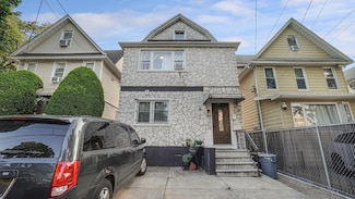 9520 127th St, South Richmond Hill, NY 11419