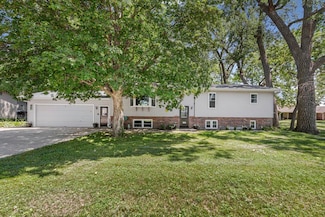 711 4th St, Whittemore, IA 50598