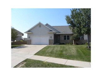605 Hillview Dr, Fairfax, IA 52228