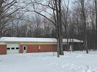 7400 Maple St, Carp Lake, MI 49718