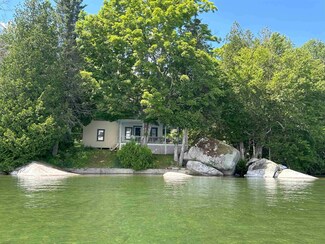 75 Van Hook Rd, Greensboro, VT 05841