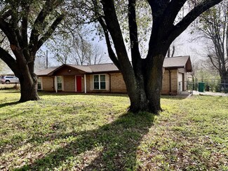 2601 Crockett Rd, Palestine, TX 75801