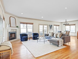 28 Billings St, West Roxbury, MA 02132