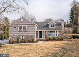 131 Clover Hill Ln, Wayne, PA 19087