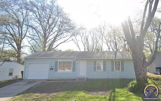 2808 SW Valley Brook Ln, Topeka, KS 66614