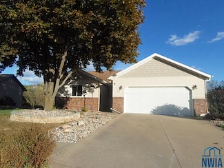 514 Ascot St, Sioux City, IA 51103