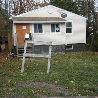 55 Lincoln St, Old Town, ME 04468