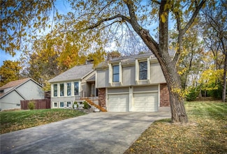 16025 Meadow Ln, Stilwell, KS 66085