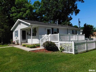 524 Johnson St, Carlinville, IL 62626