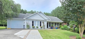 108 Willowbend Dr, Burgaw, NC 28425