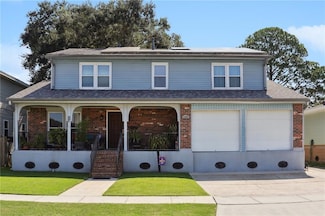 585 Oakwood Dr, Gretna, LA 70056