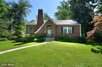 8915 Grant St, Bethesda, MD 20817