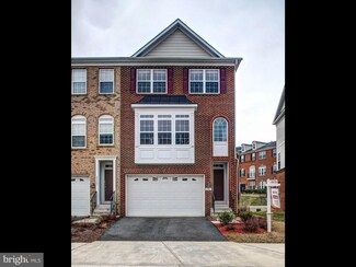 20803 Yeats Square, Ashburn, VA 20148