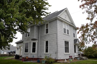 1117 Siegel St, Tama, IA 52339