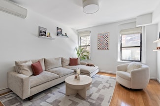 240 E 24th St Unit 1-E, New York, NY 10010