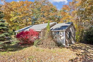 4 Cushman Woods Dr, Norway, ME 04268