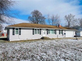 208 W Madison St, Shumway, IL 62461