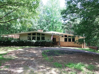 205 Avon Dr, Fayetteville, GA 30215