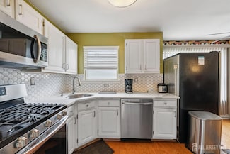 816 Harbortown Blvd, Perth Amboy, NJ 08861