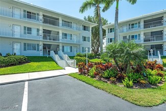 10684 Gulf Shore Dr Unit 305, Naples, FL 34108