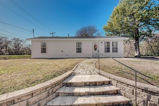401 N Clay St, Kaufman, TX 75142