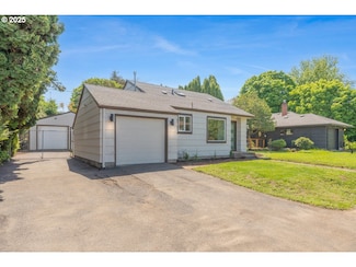 8426 NE Sumner St, Portland, OR 97220