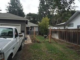 132 Oak Ct, Menlo Park, CA 94025
