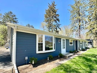 1323 Genesee St Unit 25, Delafield, WI 53018