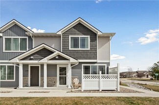6120 Bradford Ln, Johnston, IA 50131