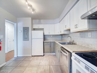 807 Eves Dr, Hillsborough, NJ 08844