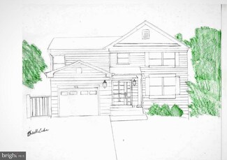 14 S Locust St, Round Hill, VA 20141