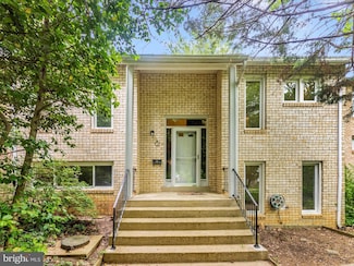 3 Guy Ct, Rockville, MD 20850