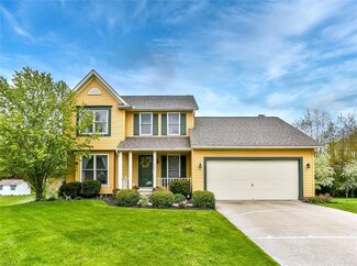 902 Fieldstone Dr, Kent, OH 44240