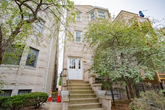 1208 W Henderson St, Chicago, IL 60657