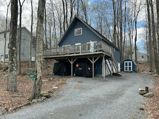 267 Wyalusing Dr, Pocono Lake, PA 18347