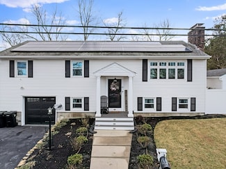 62 Tobey Ln, North Dartmouth, MA 02747