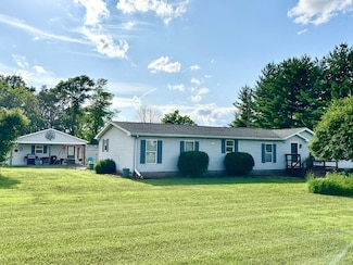 100 S Clark Ave SE, Clay City, IL 62824