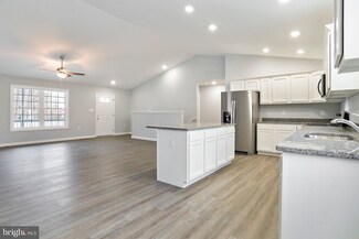 174 Wendy Hill Rd, Front Royal, VA 22630