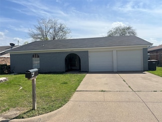 5604 Burton Ave, Fort Worth, TX 76119