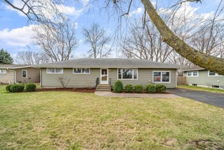 110 Cook Ct, Somonauk, IL 60552