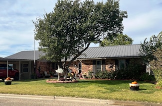 502 S Evergreen St, Booker, TX 79005