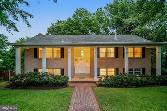 8009 Lewinsville Rd, McLean, VA 22102