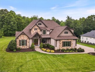 7296 Henson Forest Dr, Summerfield, NC 27358