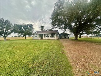 7103 State Highway 35 S, Port Lavaca, TX 77979